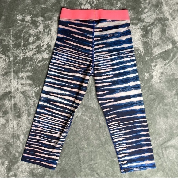 Nike Pro Blue & Pink Zebra Print Workout Capri Leggings Size XS - Picture 3 of 8